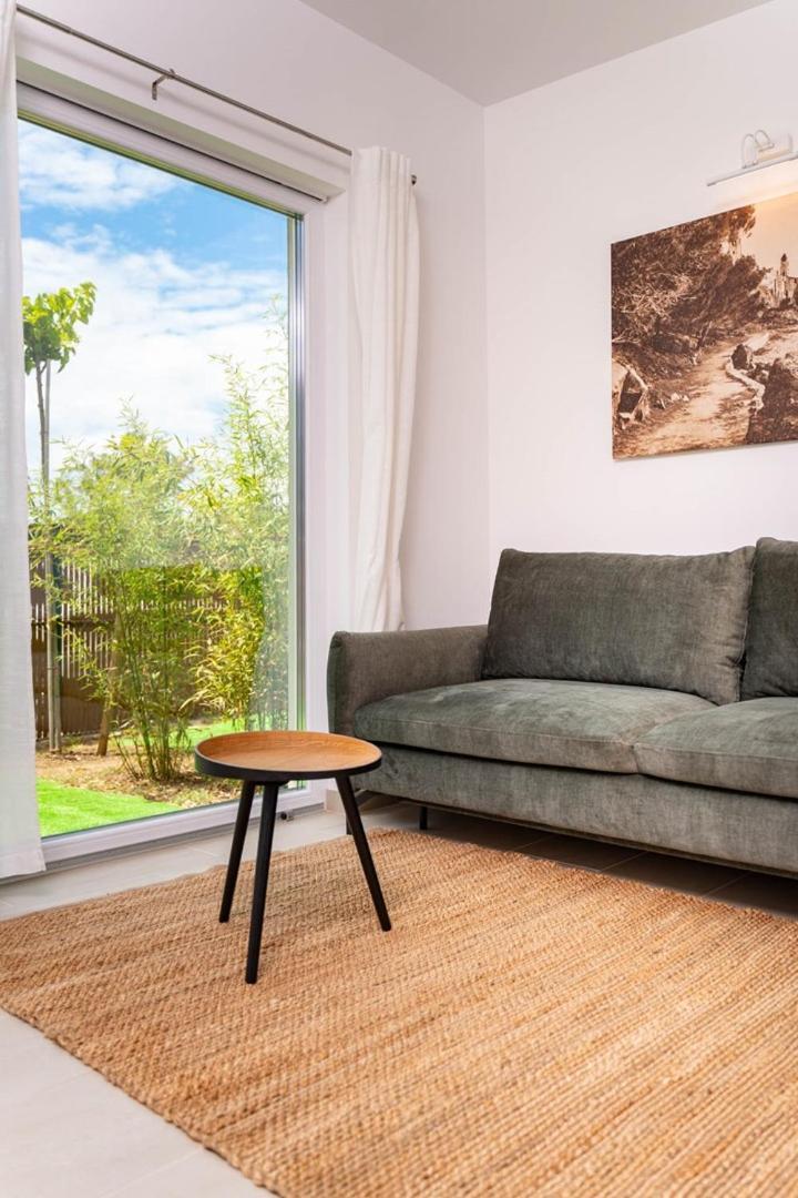 Arti Holiday Homes Banjol Ngoại thất bức ảnh