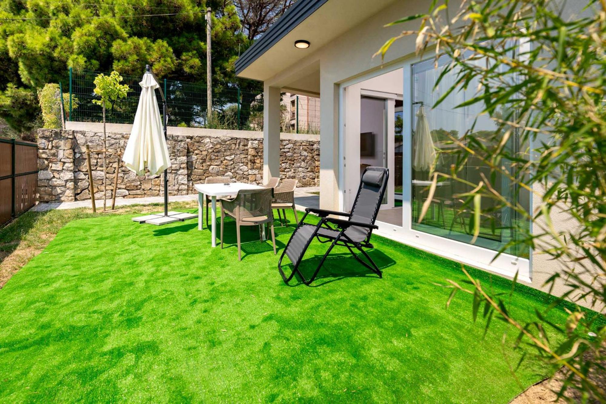 Arti Holiday Homes Banjol Ngoại thất bức ảnh