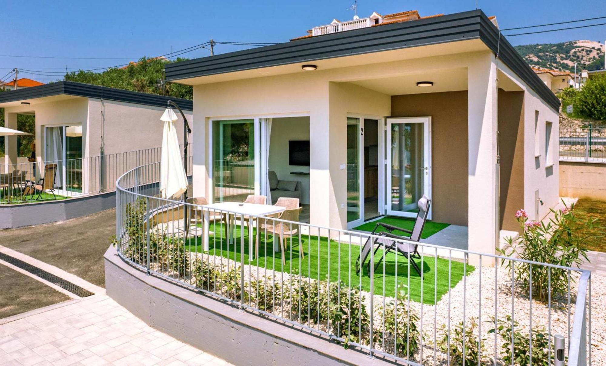 Arti Holiday Homes Banjol Ngoại thất bức ảnh